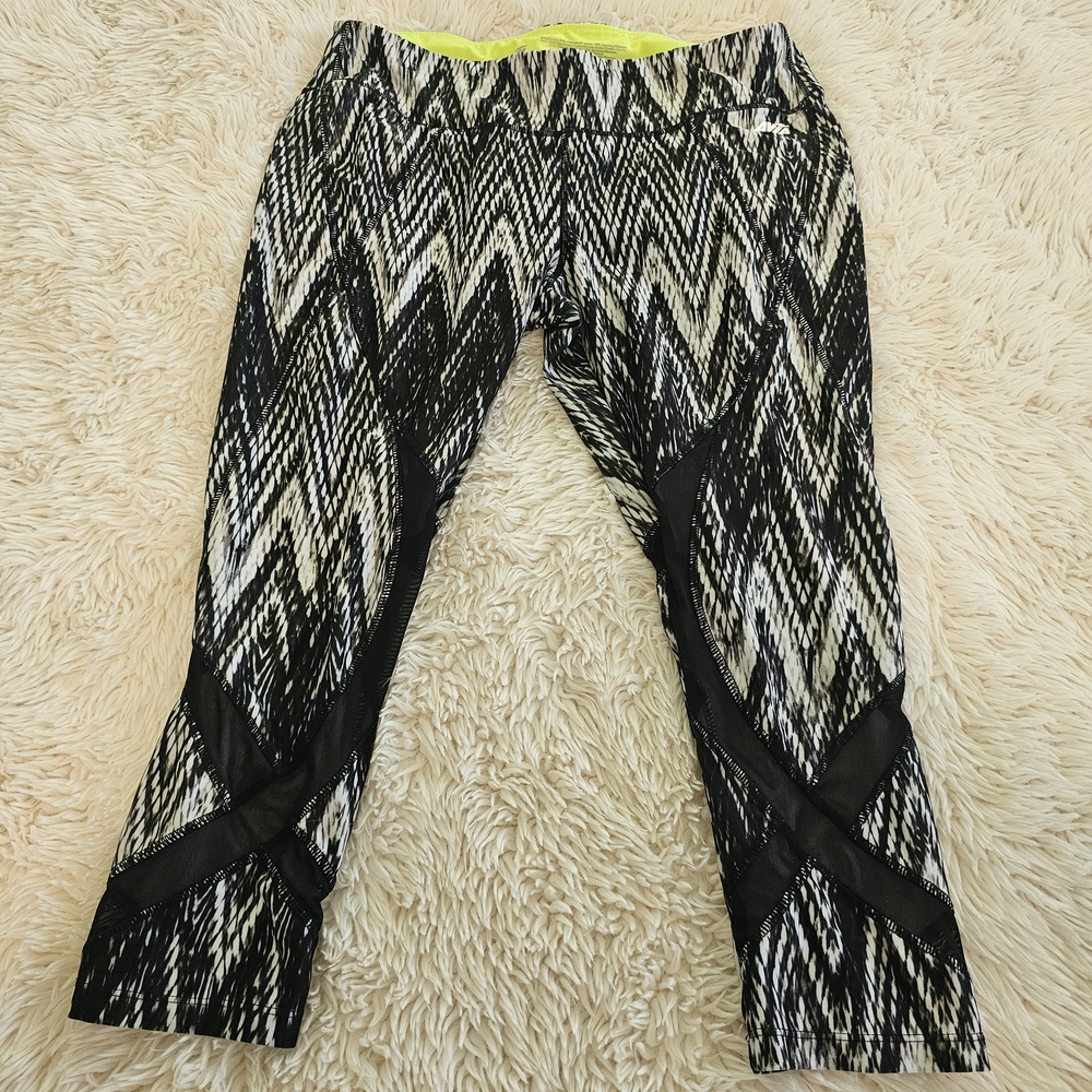 Avia Black and White Zigzag Leggings